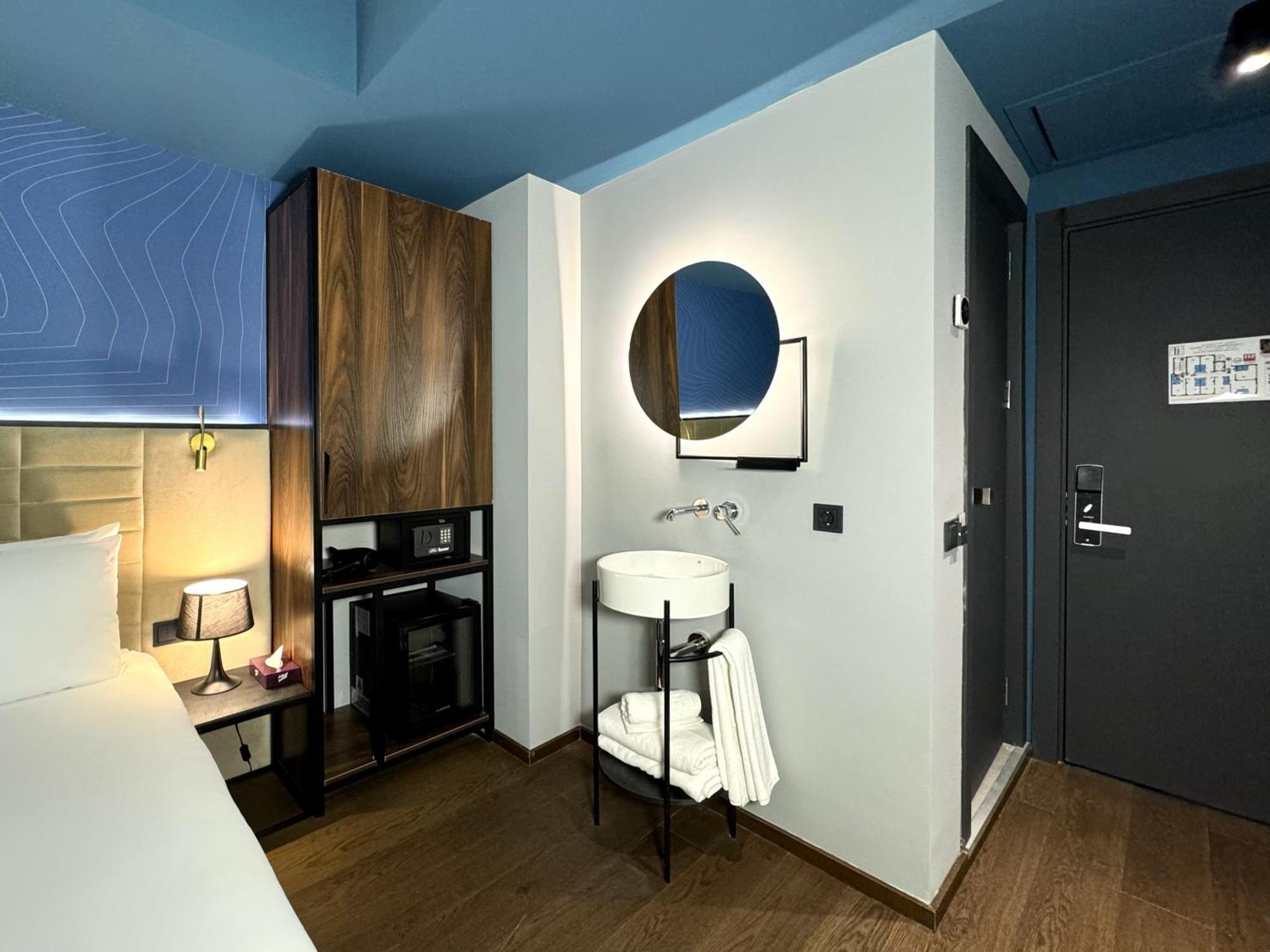 Отель Edition - Design & Private 5*